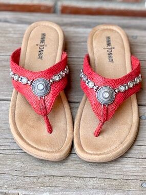 Minnetonka Red Comfort Silver Concho Rhinestone Thong Sandals Sz 8